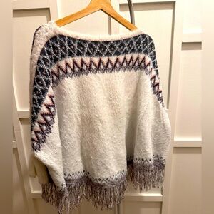 FRANCESCA’S Sweater Poncho Boat neck One Size